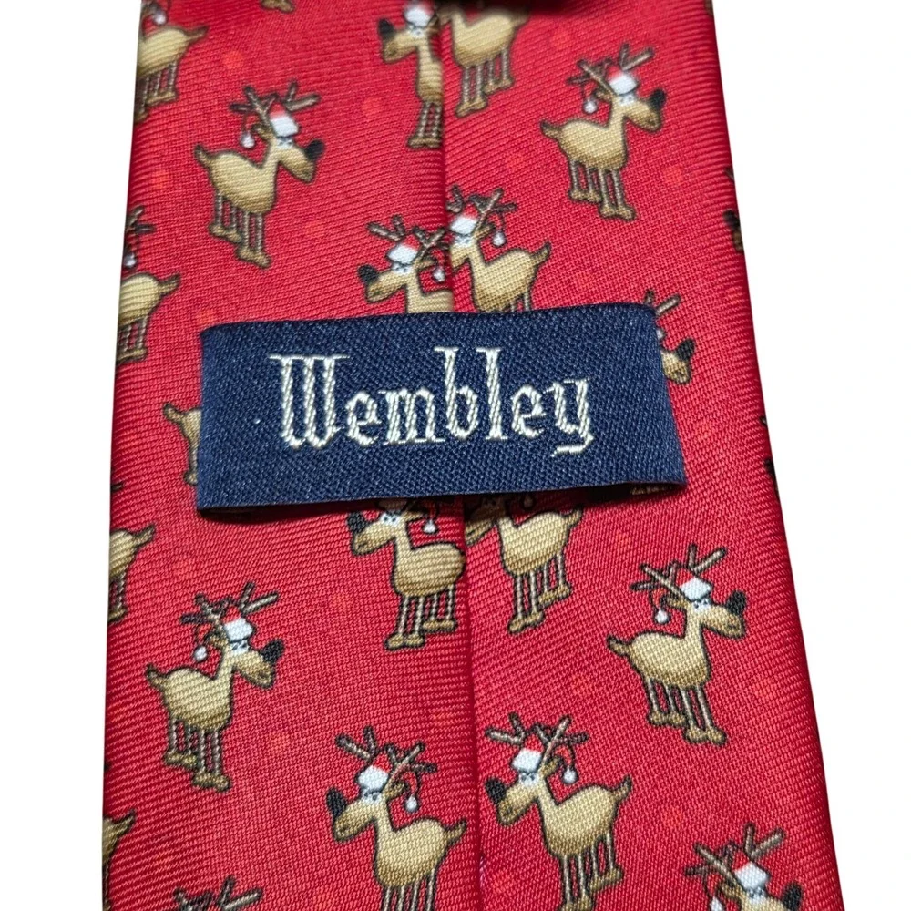Wembley Skinny Necktie Red Reindeer Santa Hat Christmas Holiday Polyester‎